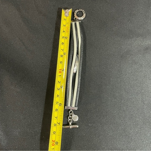 Marc by Marc Jacobs Black and Cream Leather Bracelet - Picture 9 of 9